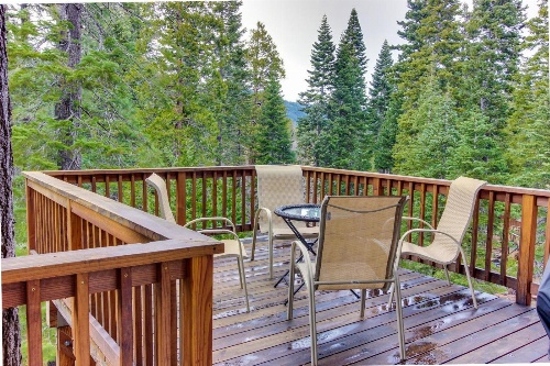 Chamberlands Cabin image 1