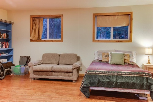 Chamberlands Cabin image 10