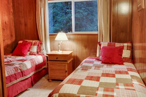 Chamberlands Cabin image 14