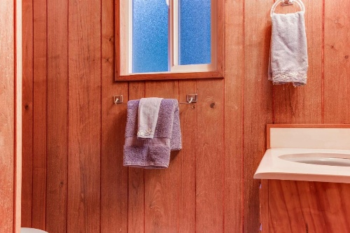 Chamberlands Cabin image 15