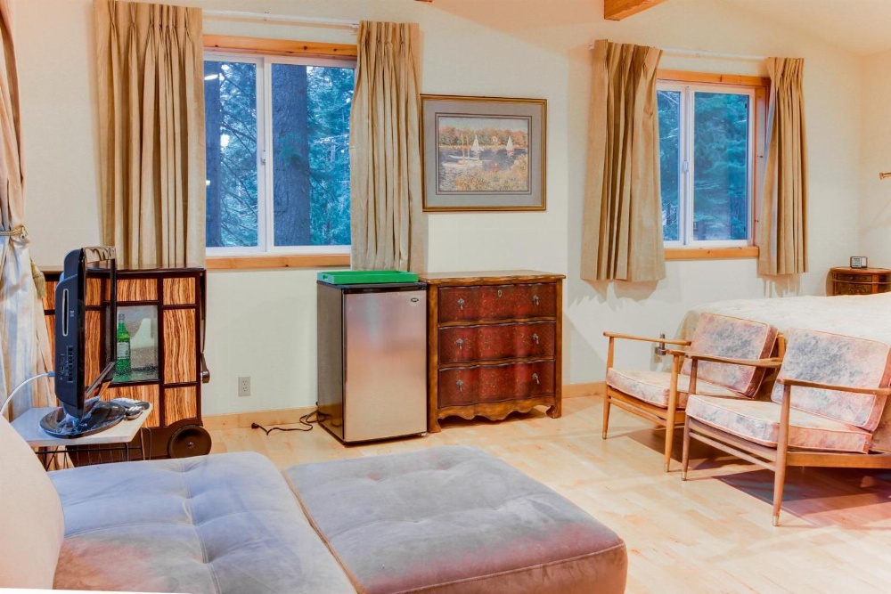 Chamberlands Cabin Main image