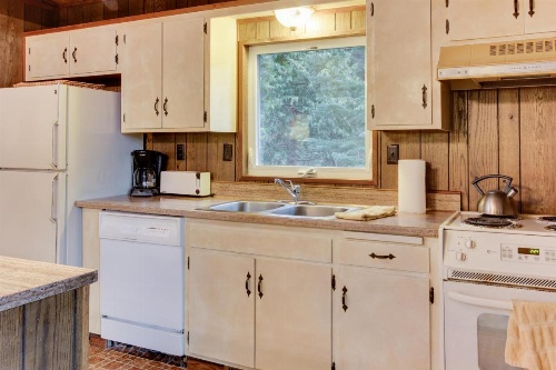 Chamberlands Cabin image 22