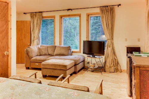 Chamberlands Cabin image 29